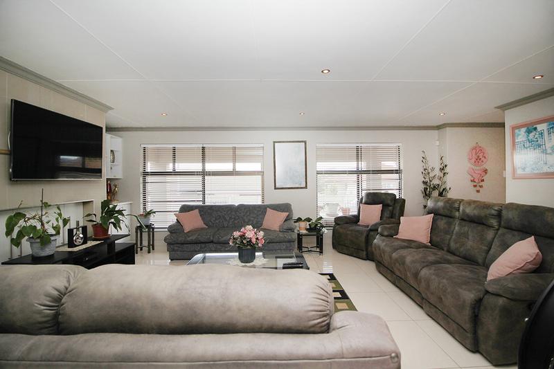 3 Bedroom Property for Sale in Reebok Western Cape